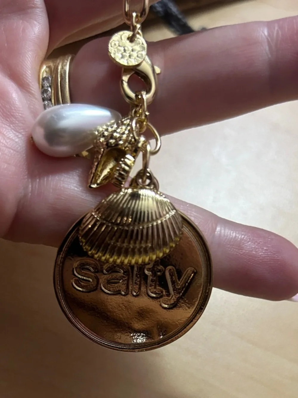Marlyn Schiff Gold 'Salty' Shell & Pearl Charm Keychain